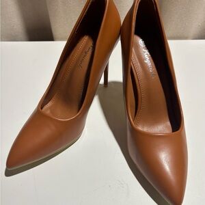 Margaux Classic Tan Heels